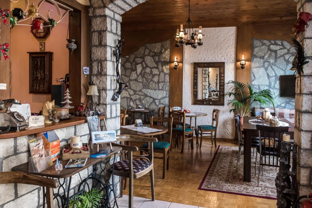 Semeli Guesthouse Karpenisi Bagian luar foto