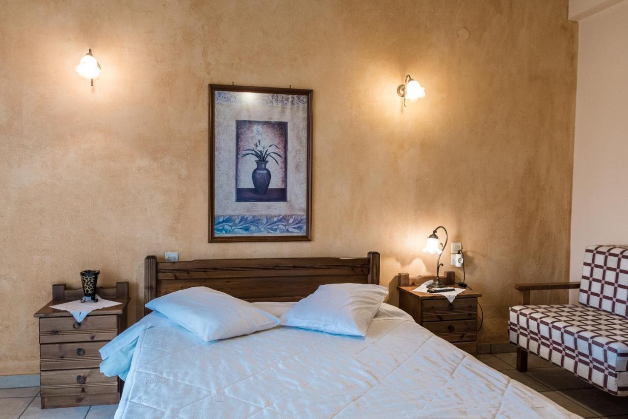 Semeli Guesthouse Karpenisi Bagian luar foto