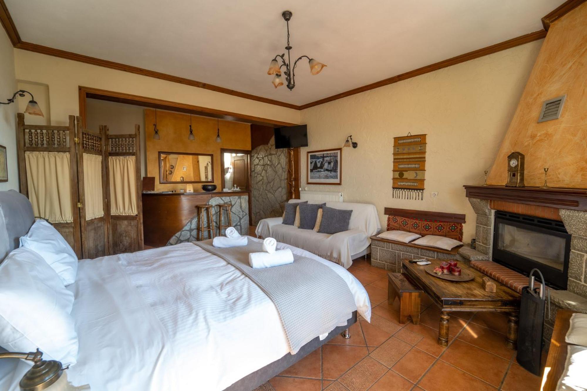 Semeli Guesthouse Karpenisi Bagian luar foto