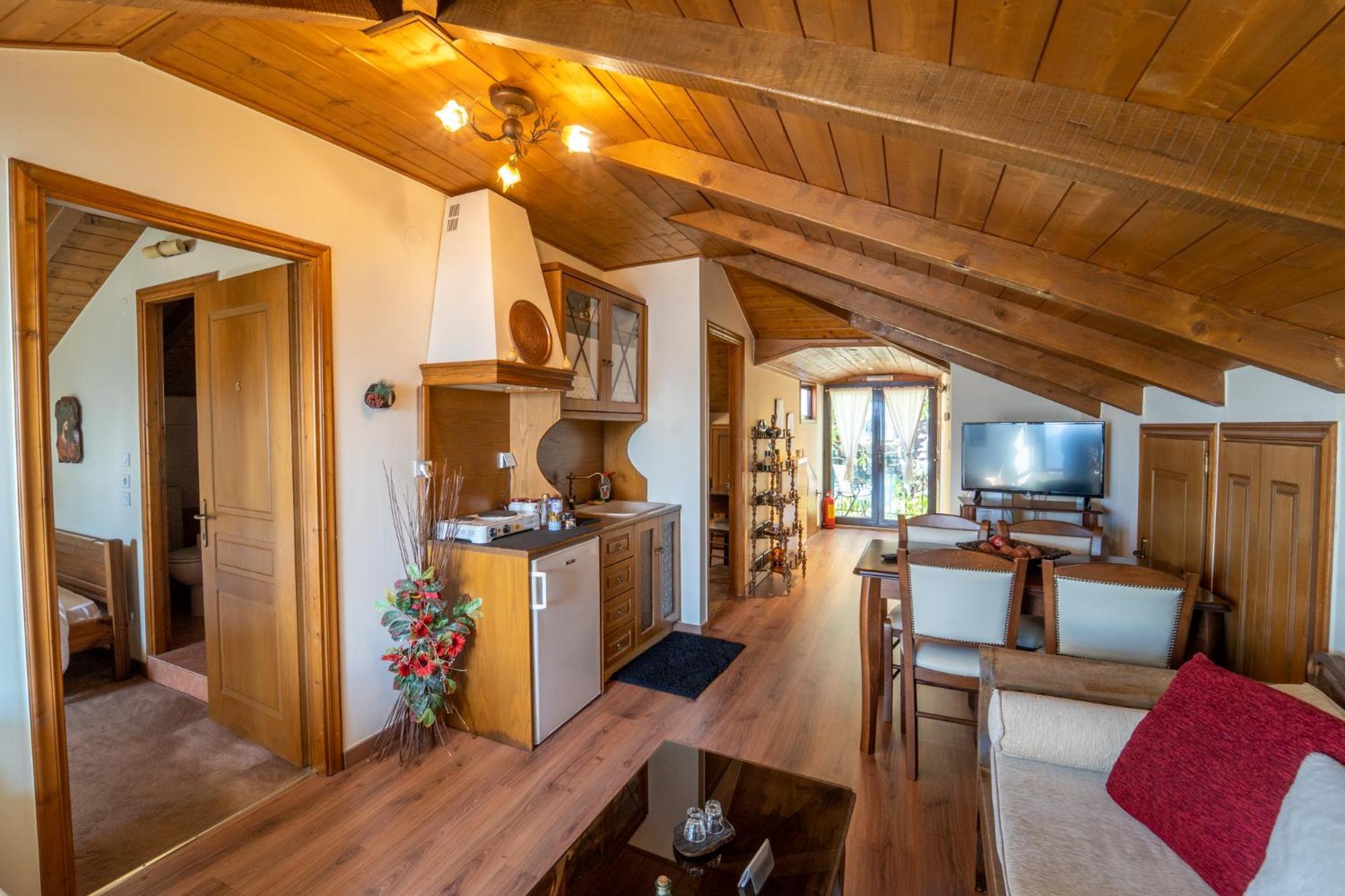 Semeli Guesthouse Karpenisi Bagian luar foto