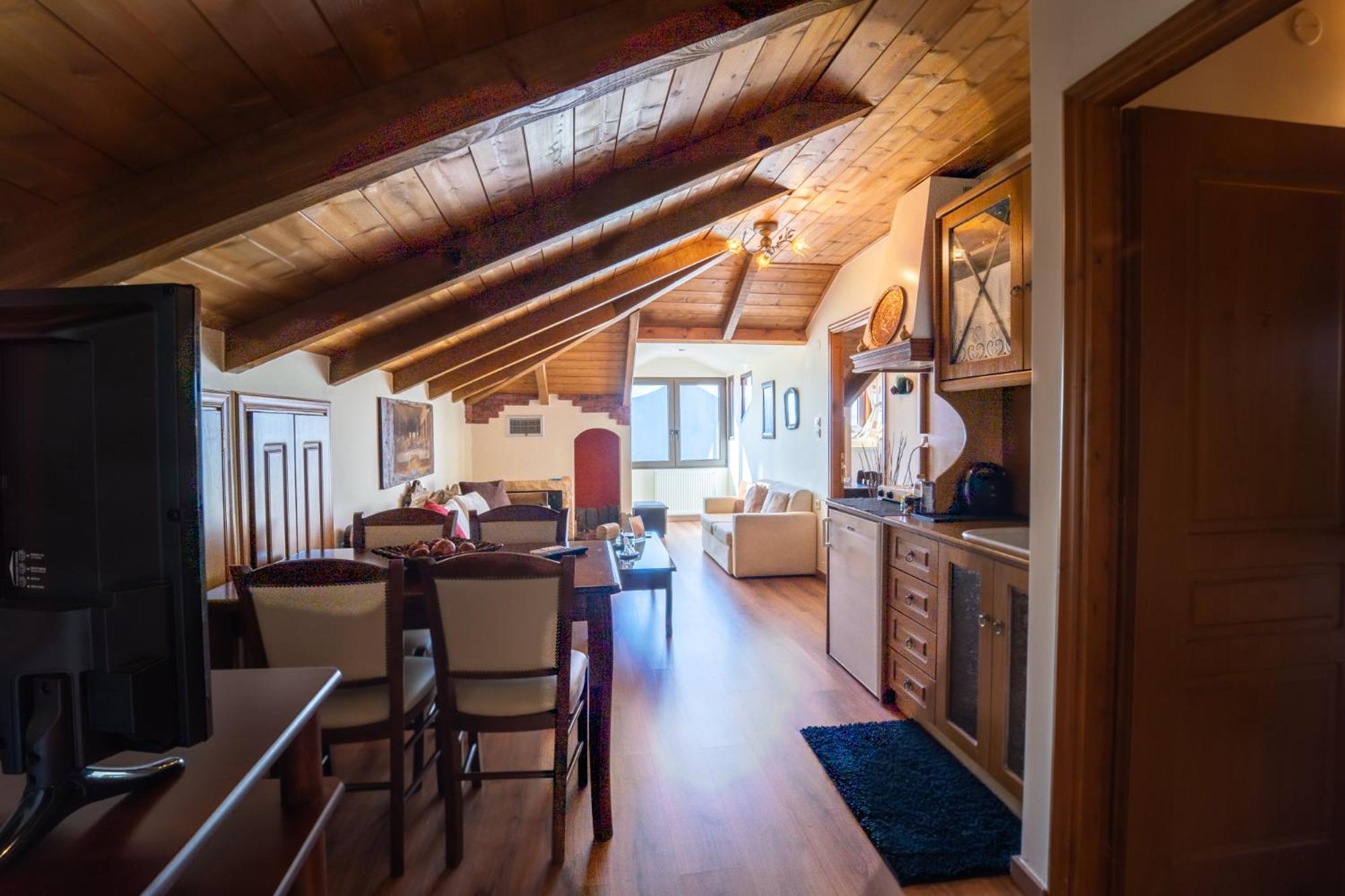 Semeli Guesthouse Karpenisi Bagian luar foto