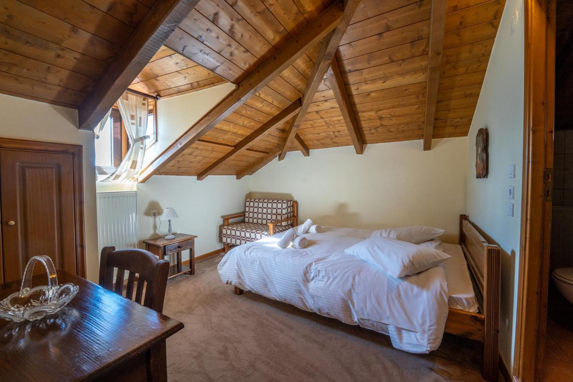 Semeli Guesthouse Karpenisi Bagian luar foto