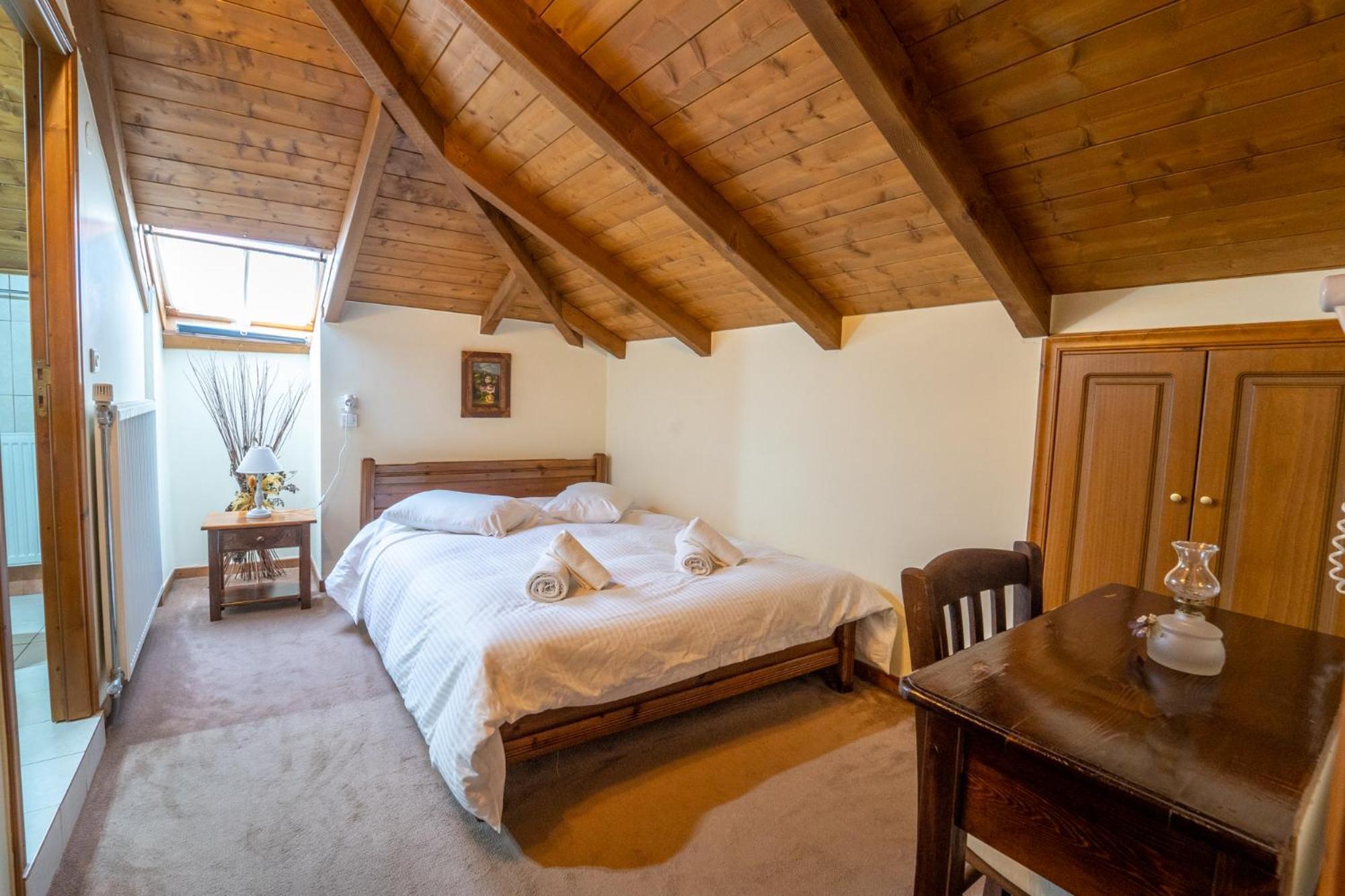 Semeli Guesthouse Karpenisi Bagian luar foto