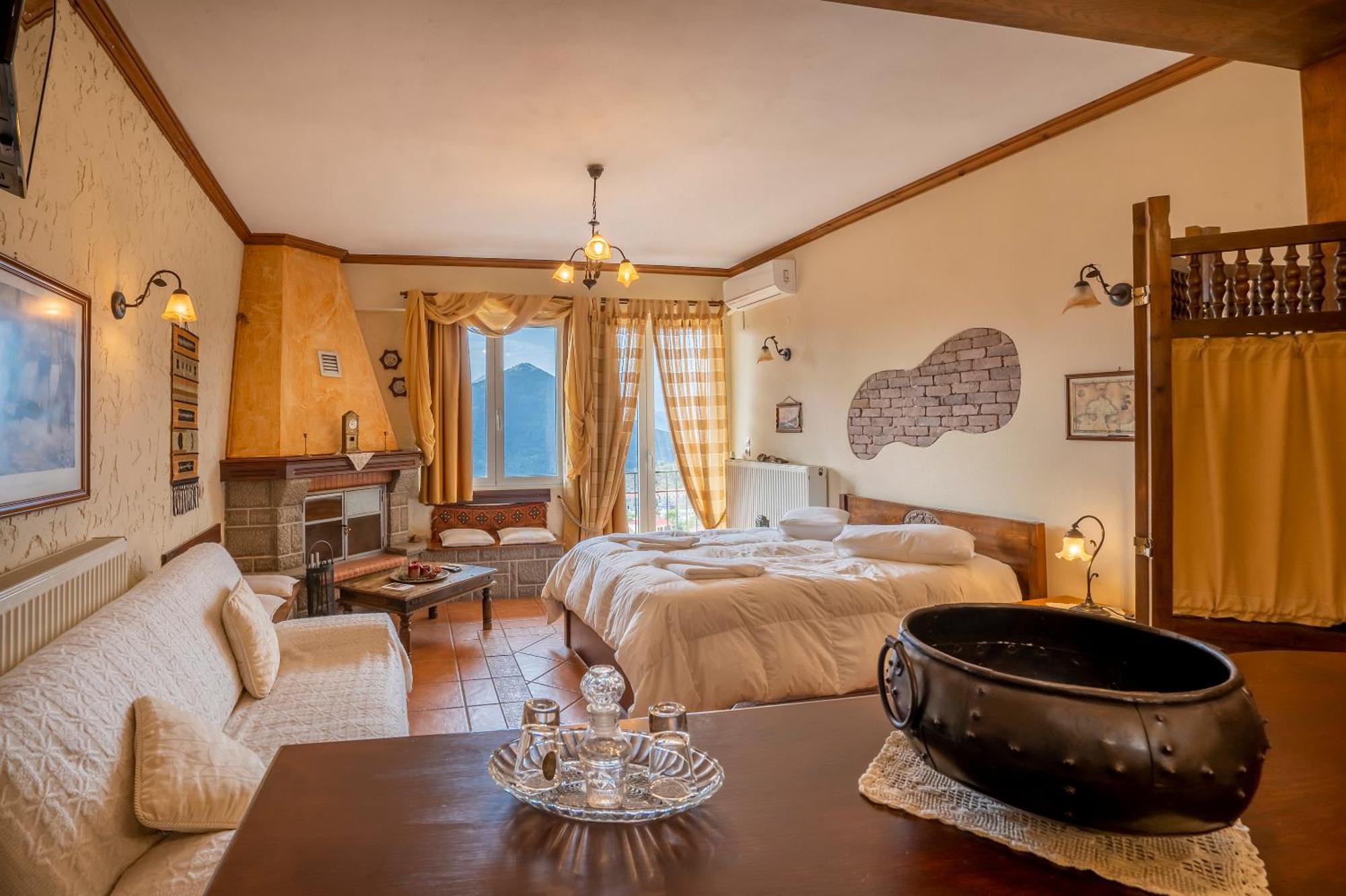 Semeli Guesthouse Karpenisi Bagian luar foto