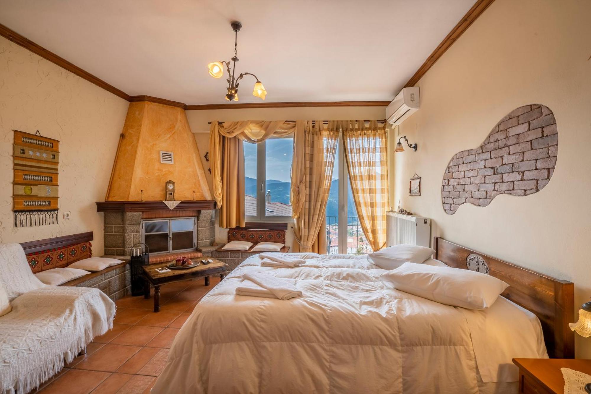 Semeli Guesthouse Karpenisi Bagian luar foto
