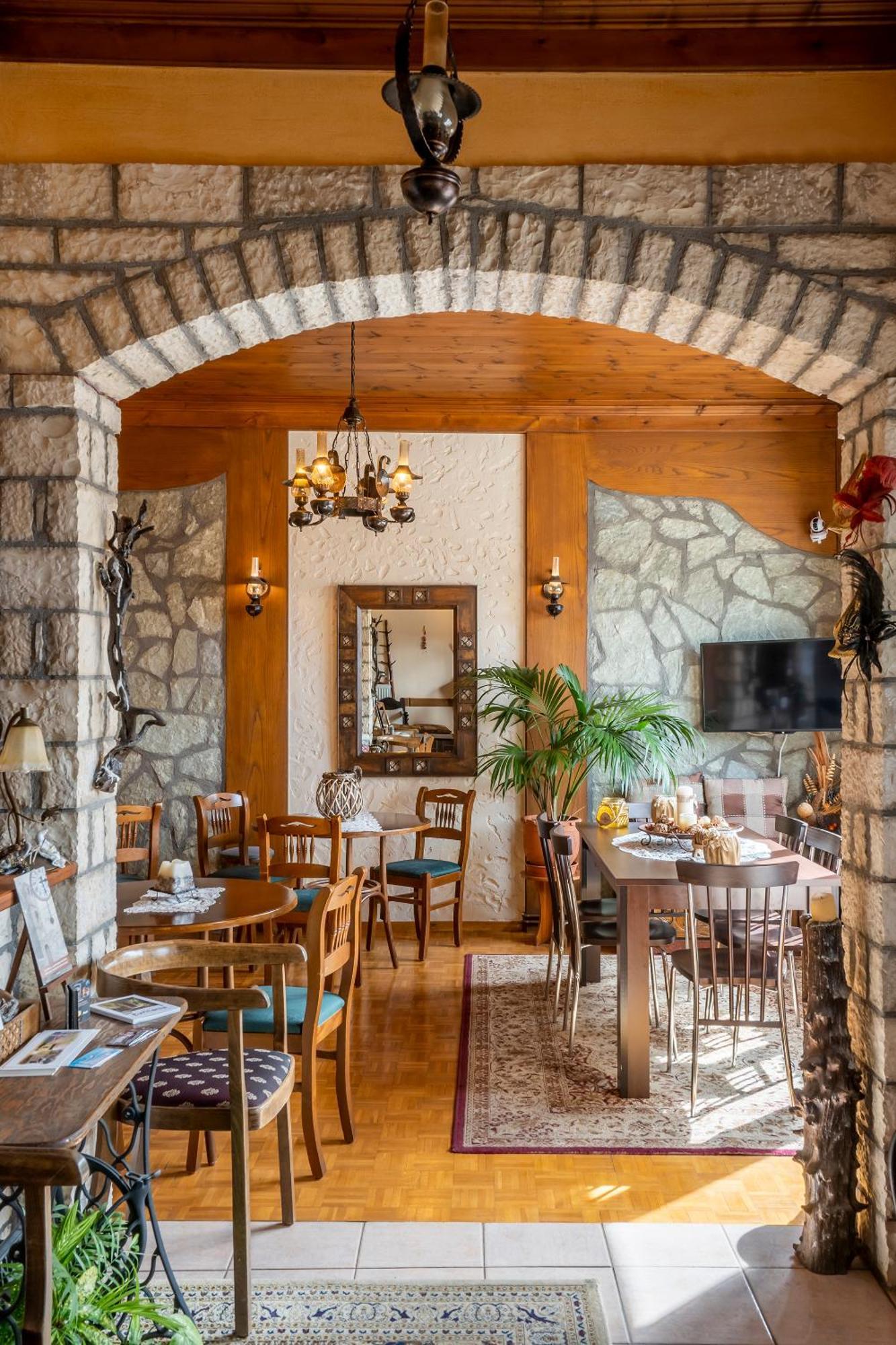 Semeli Guesthouse Karpenisi Bagian luar foto