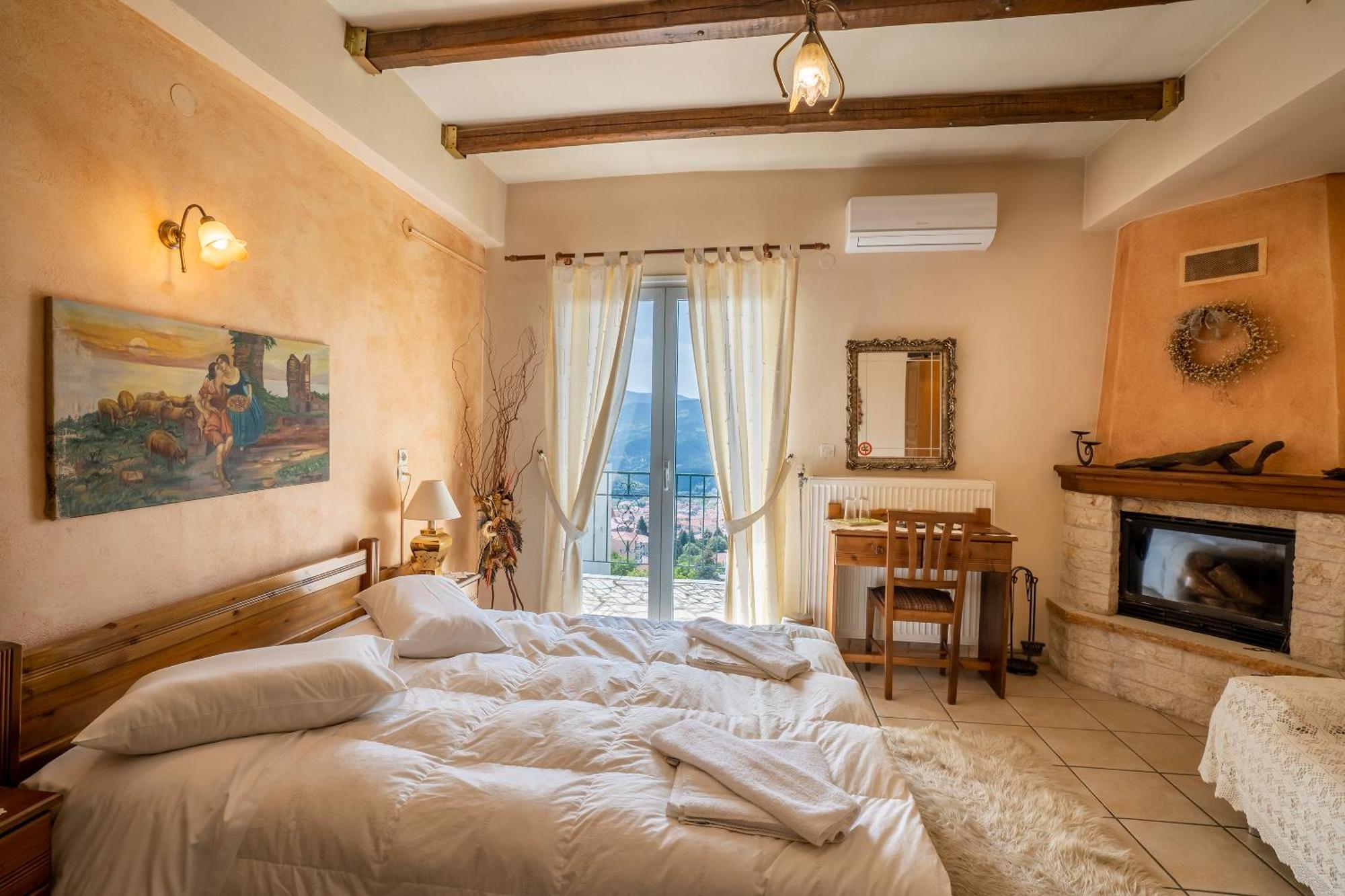 Semeli Guesthouse Karpenisi Bagian luar foto