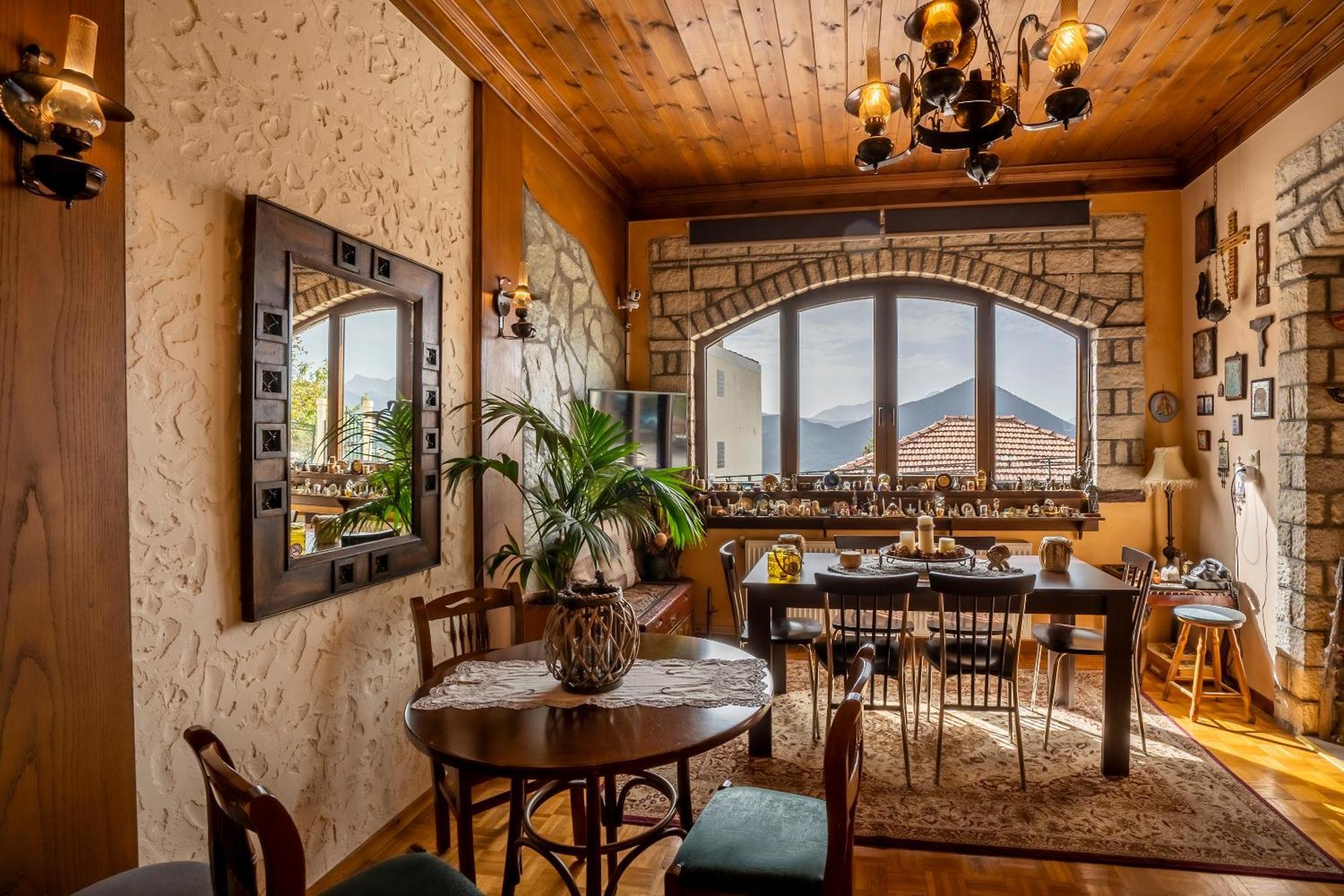 Semeli Guesthouse Karpenisi Bagian luar foto