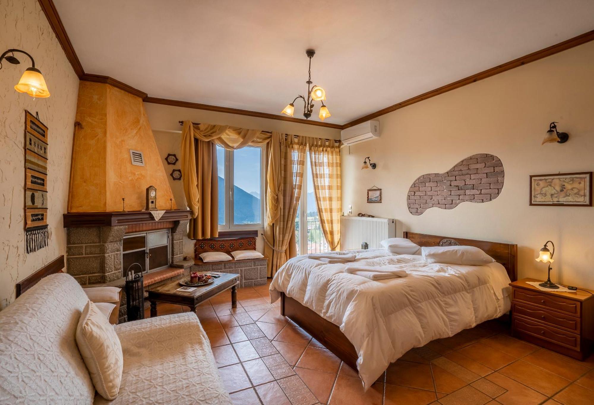 Semeli Guesthouse Karpenisi Bagian luar foto