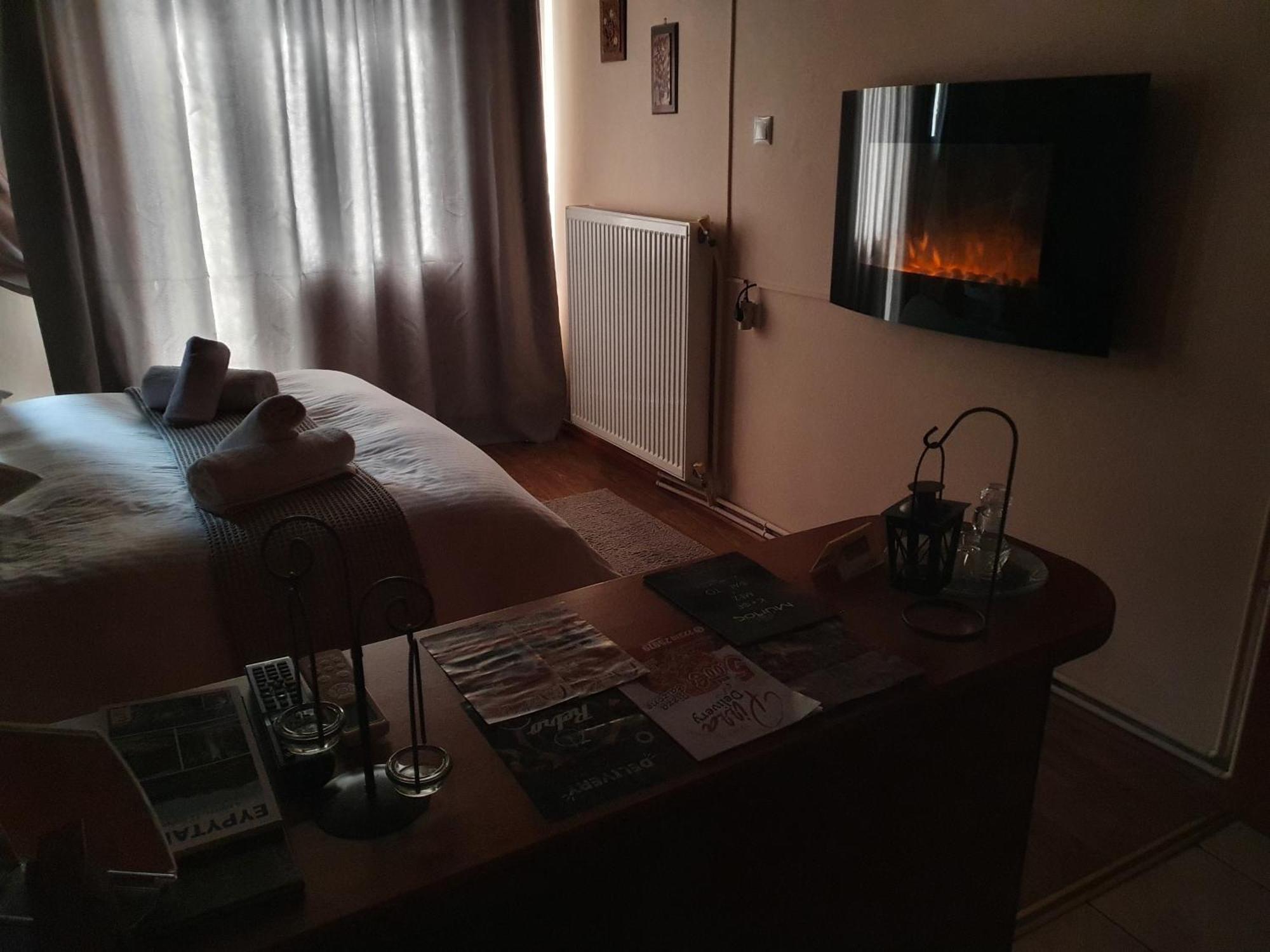 Semeli Guesthouse Karpenisi Bagian luar foto
